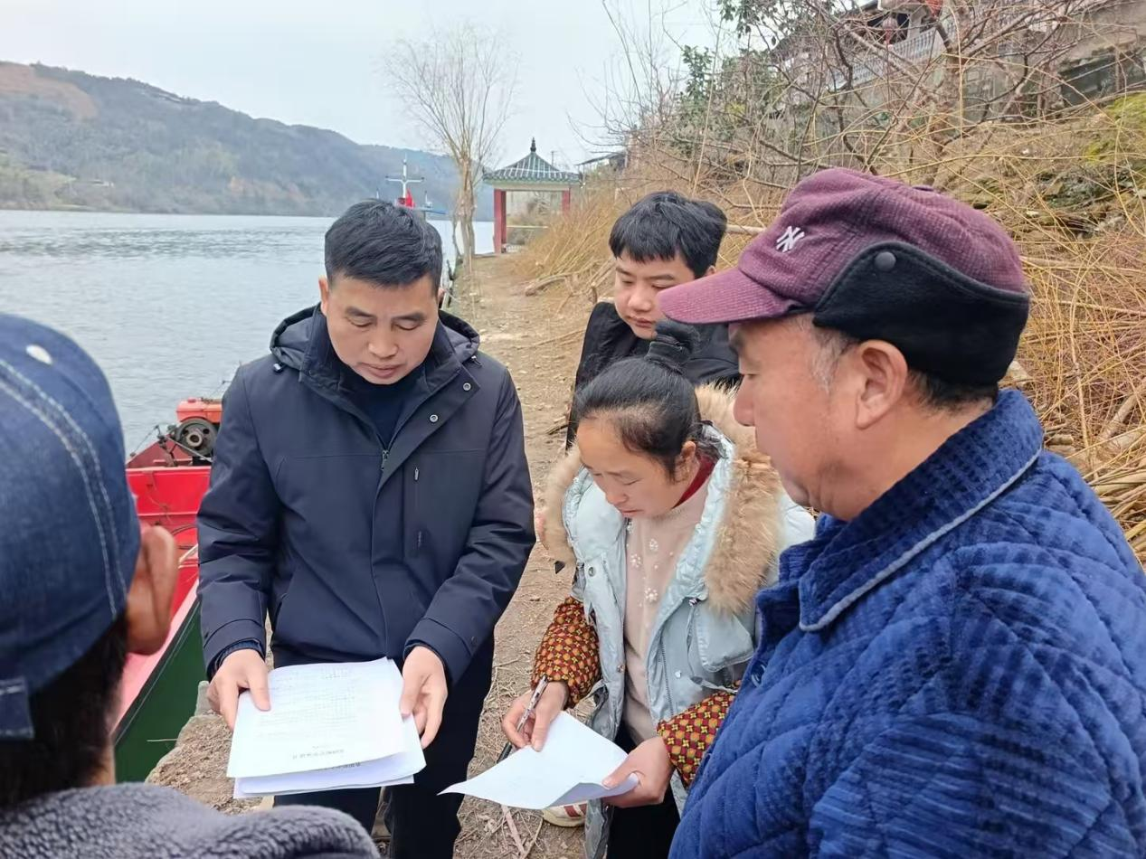 中方县新路河镇：开展农（自）用船安全排查行动 筑牢水上安全防线