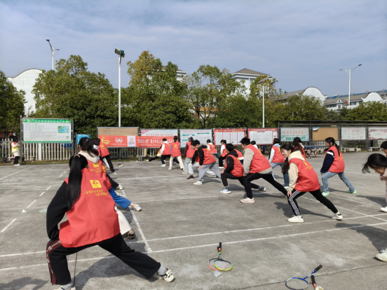 中方县：社区青少年“羽”众不同，青春飞扬