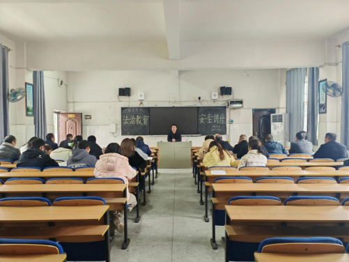 中方县接龙镇：法治宣传进校园，护航青少年健康成长