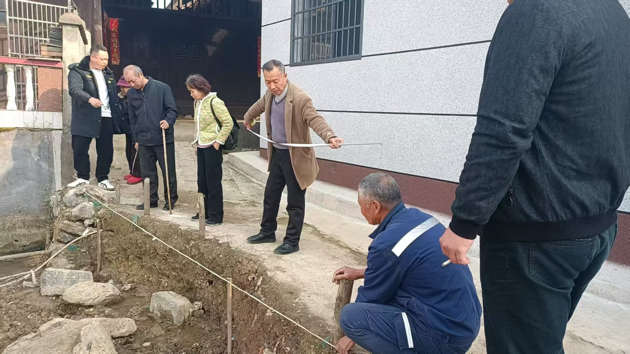 中方县新建镇：田间地头解纠纷 构建平安“枫”景线