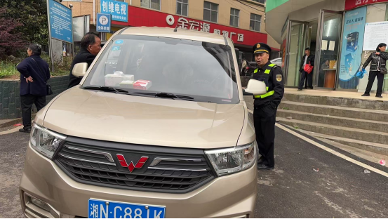 中方县交通运输综合行政执法大队：清明假期坚守岗位保畅通