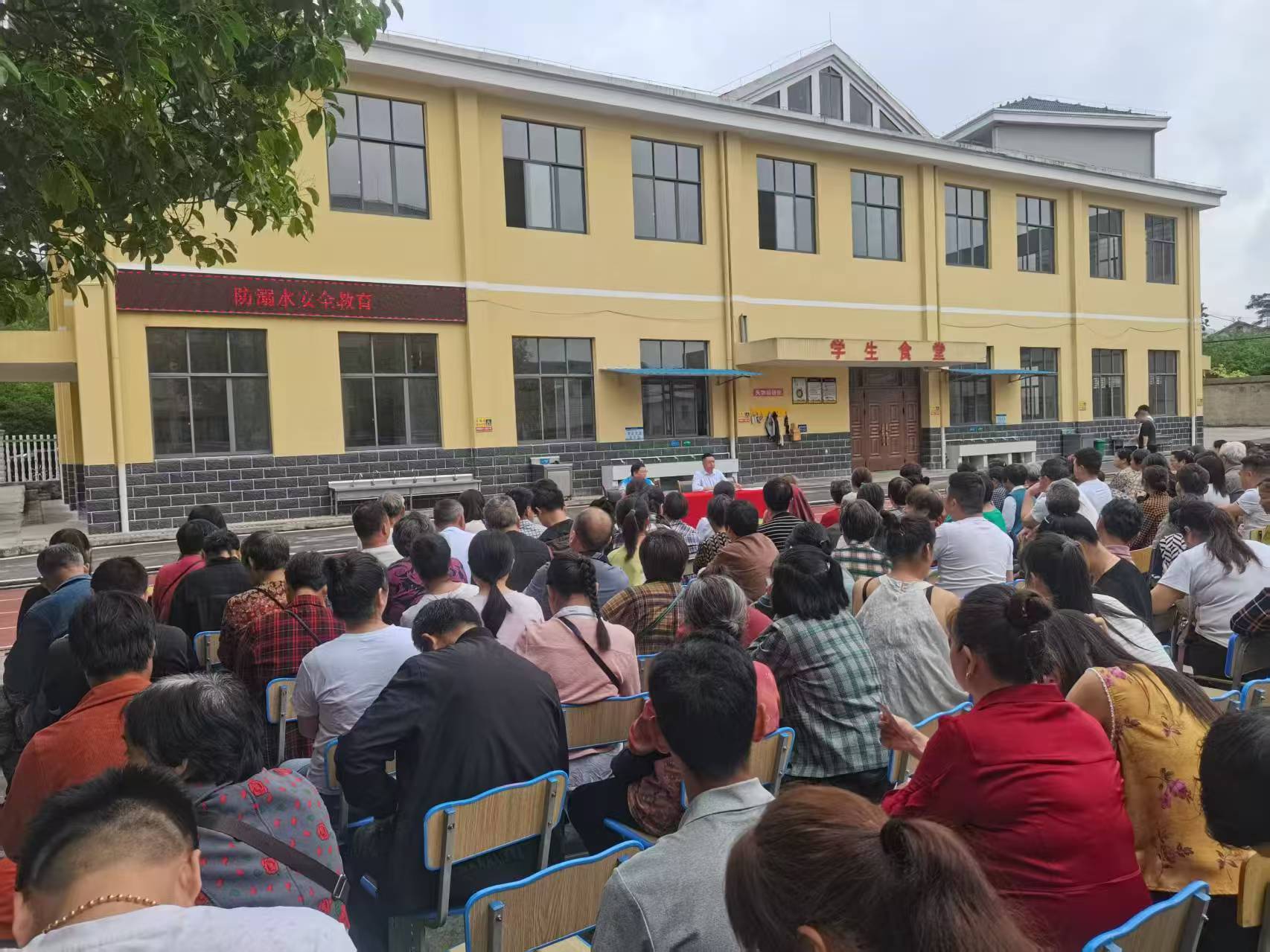 中方县新建镇民政社工站：家校社联动防溺水 共筑安全“防护网”