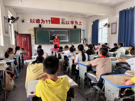 中方县袁家镇：开展“安全一夏”中小学生暑期安全教育主题活动