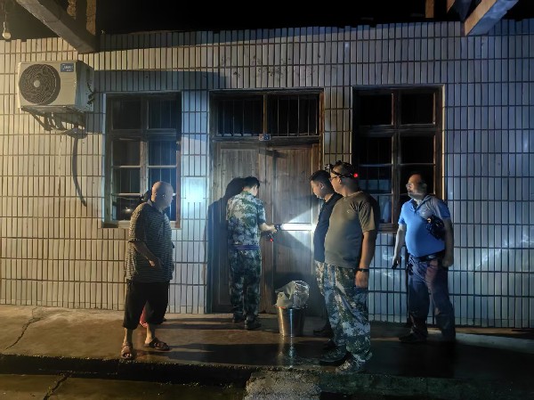 “汛”线直击|中方县桐木镇：风雨中的坚守 防汛一线的担当