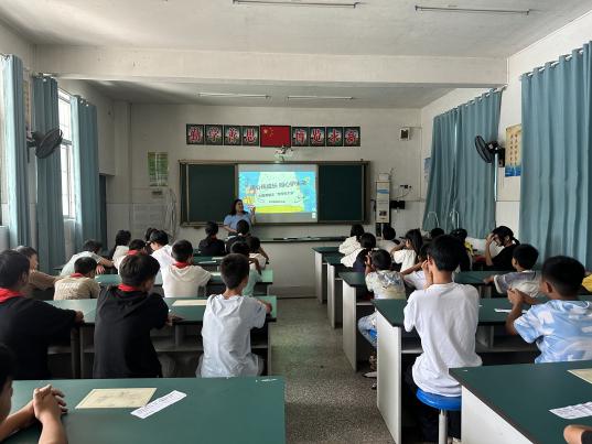 中方縣中方鎮(zhèn)民政社工站：開展“潤心伴成長 同心護未來”心理健康主題活動