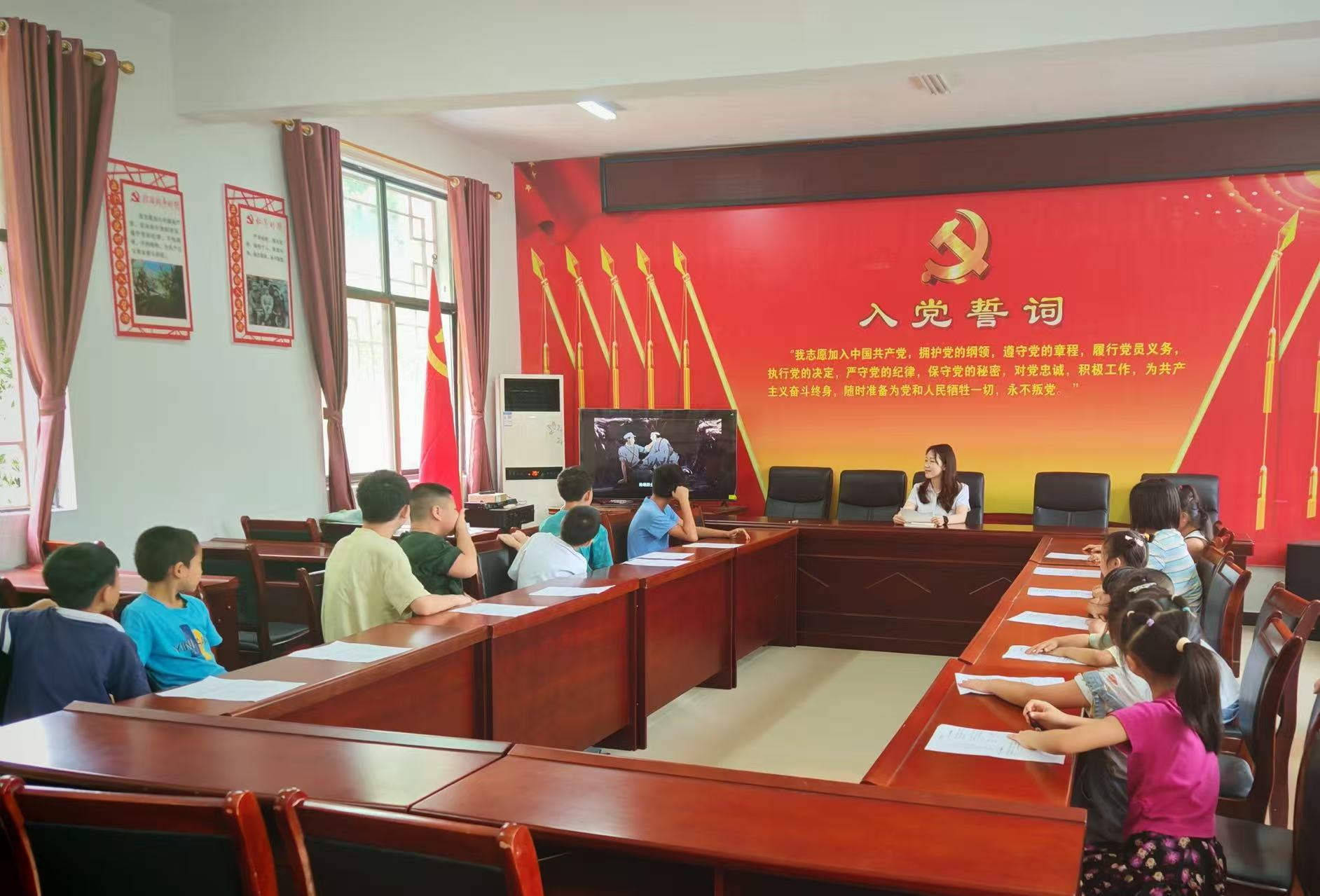 中方县中方镇：“致敬时代楷模徐淙祥”系列微党课正进行