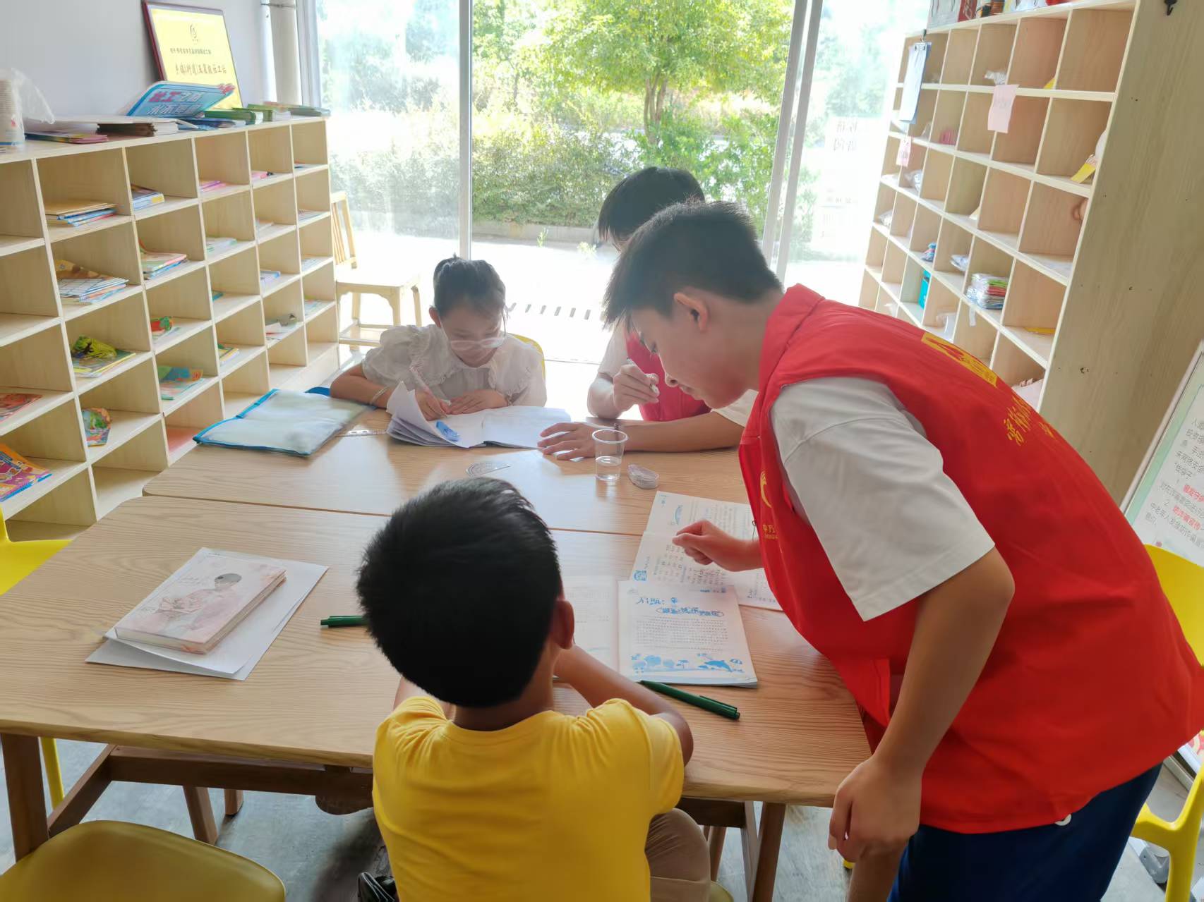 中方县泸阳镇民政社工站 ：“暑假加油站”为易地搬迁儿童点亮暑期学习之光