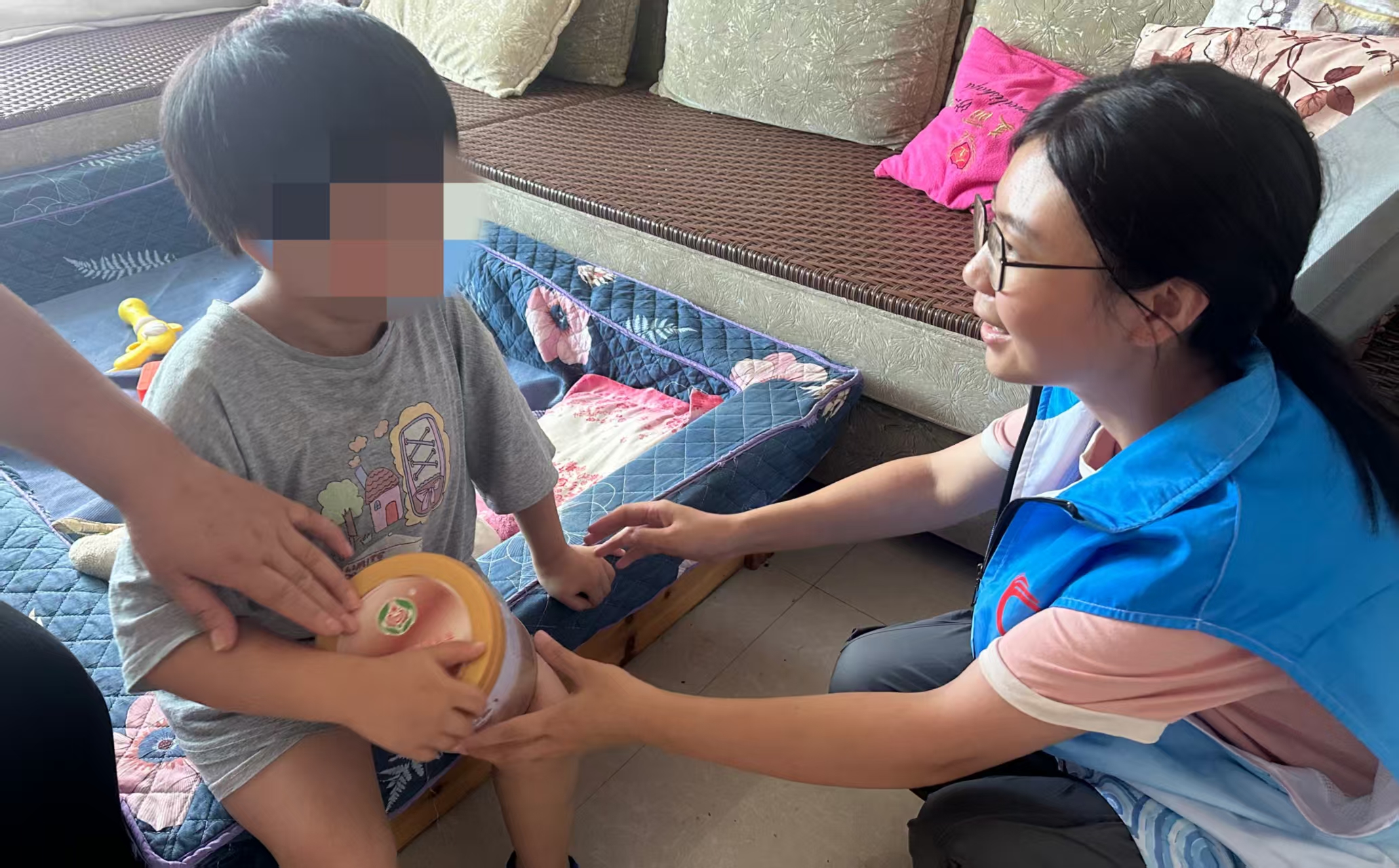 中方县：千里爱心温暖困境家庭