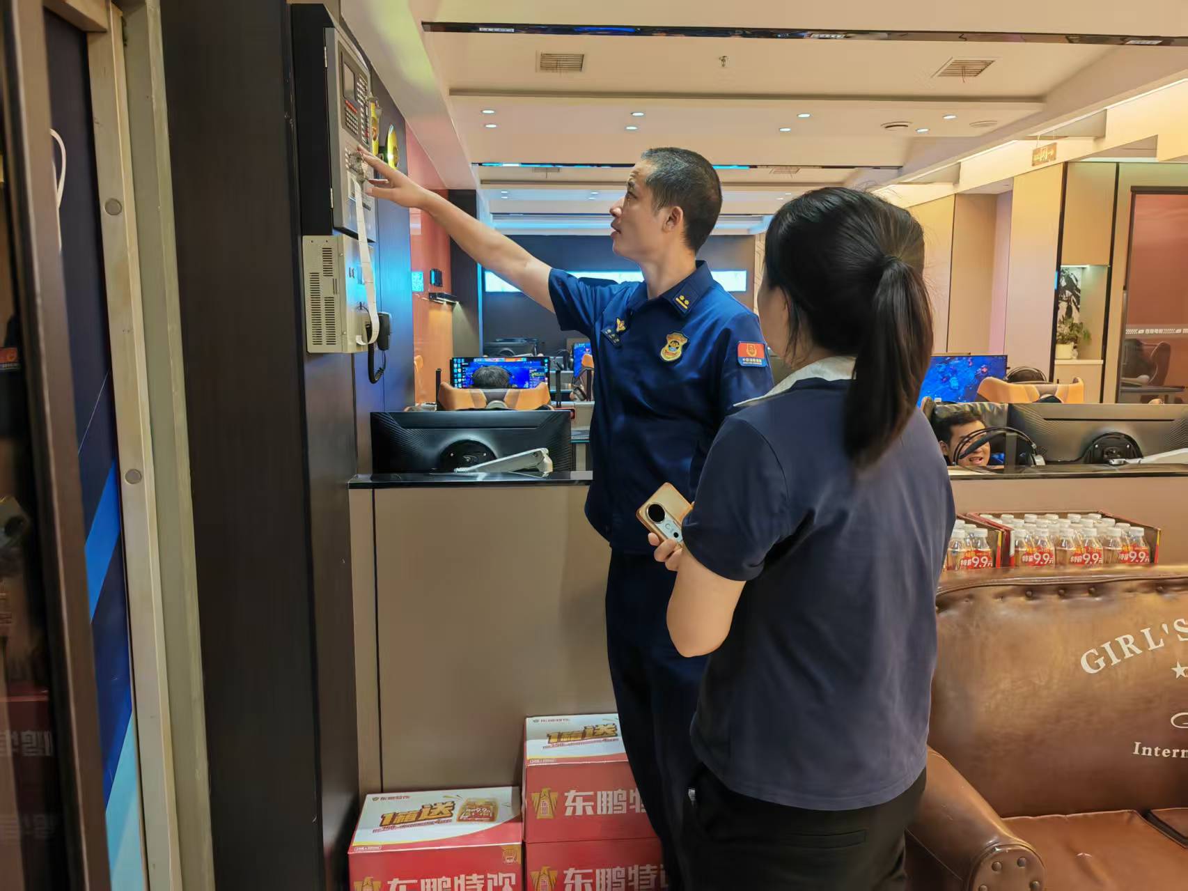 中方县消防救援大队开展夜间消防安全专项检查