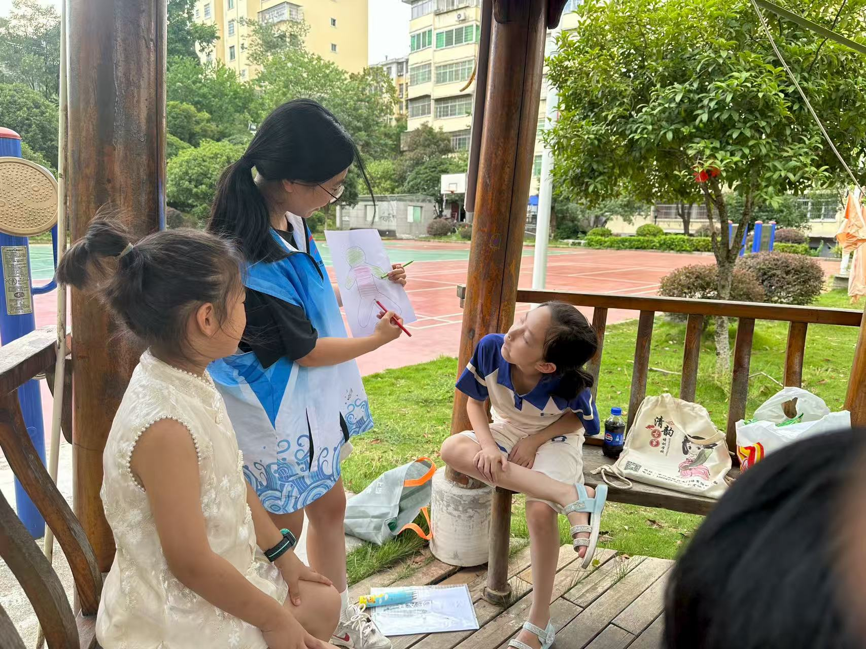 筑牢未保防线  赋能快乐童年  中方县中方镇民政社工站开展未成年人保护主题小组活动