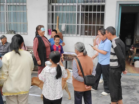 中方县蒿吉坪瑶族乡民政社工站开展“防诈原地踏步”趣味宣传活动