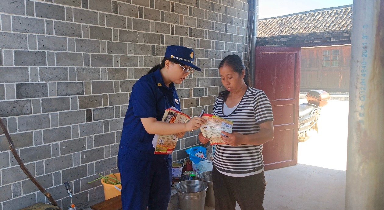 中方县消防救援大队开展节前消防安全宣传活动