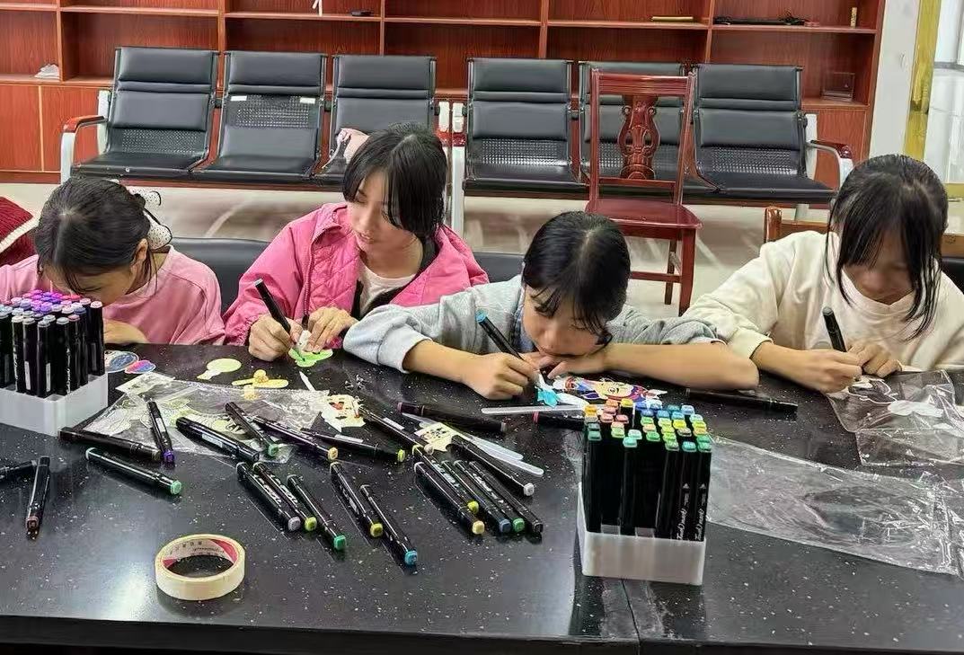 中方县袁家镇民政社工站：“光影传承，戏伴童心”开展非遗主题活动