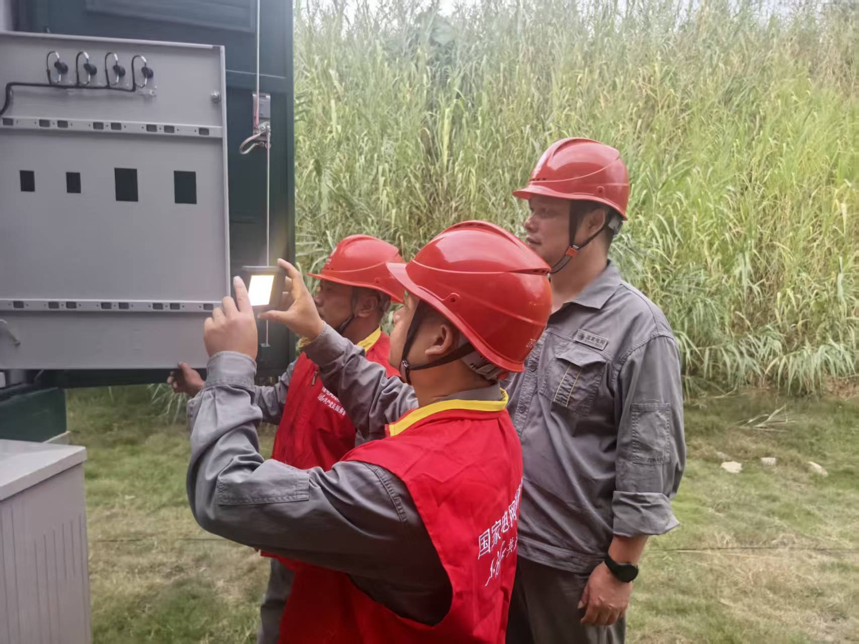 ​国网中方县供电公司：精筑杆塔“支撑点” 稳守冬季供电线