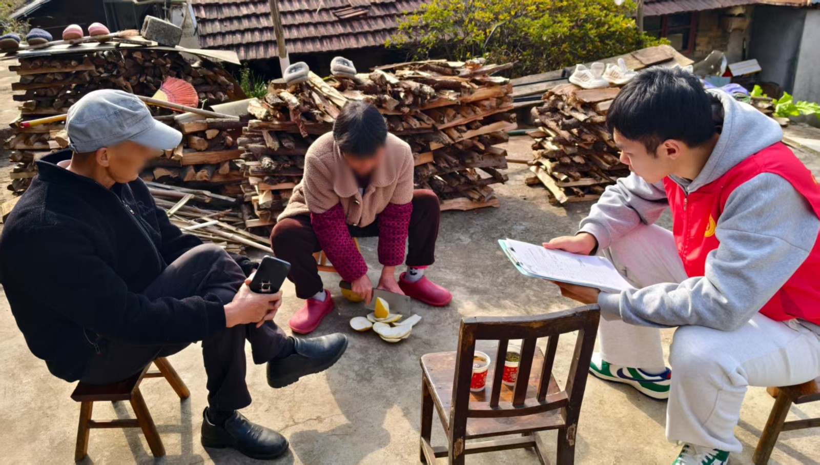 中方县开展精神障碍家属上门关怀活动