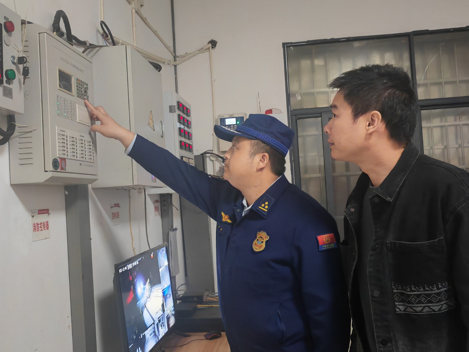 中方县消防救援大队开展高层建筑火灾风险隐患集中夜查行动