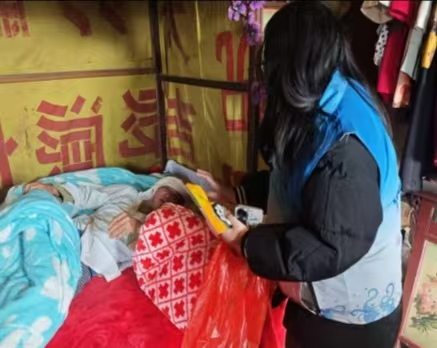 中方县新路河镇民政社工站： 开展“守护晨光”志愿活动