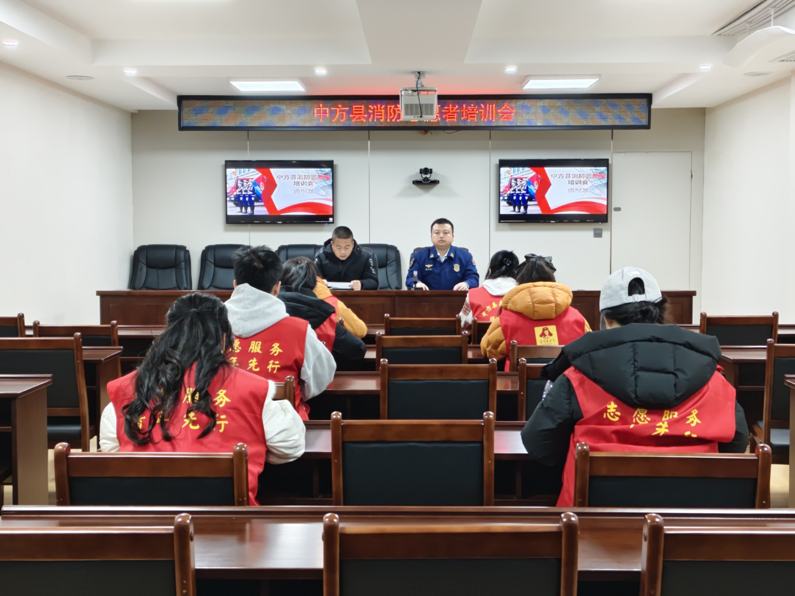 中方县消防救援大队开展消防志愿者培训筑牢特殊群体安全防线
