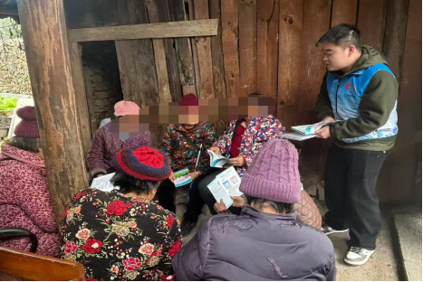 中方县接龙镇民政社工站开展“敲门行动”  筑牢冬季安全“防火墙”