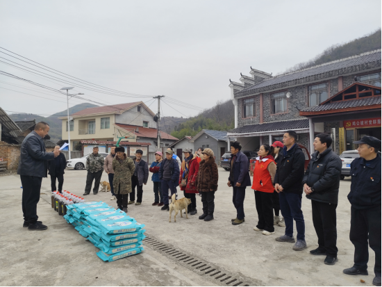 党建引领聚暖流 中方县暖冬行动情系困境老人