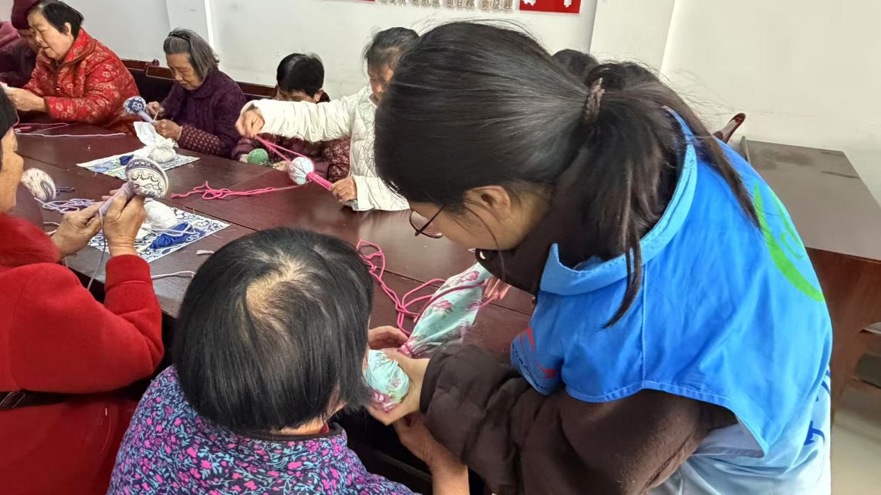 中方县中方镇：社工引领志愿同行  雷锋精神点亮银龄生活