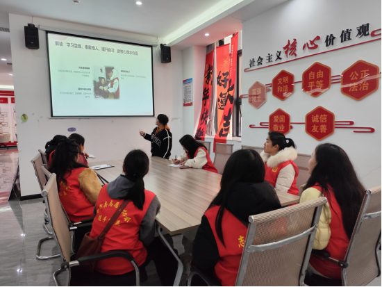 学雷锋 做志愿 共同奋进十五五——中方县开展系列志愿服务活动践行雷锋精神