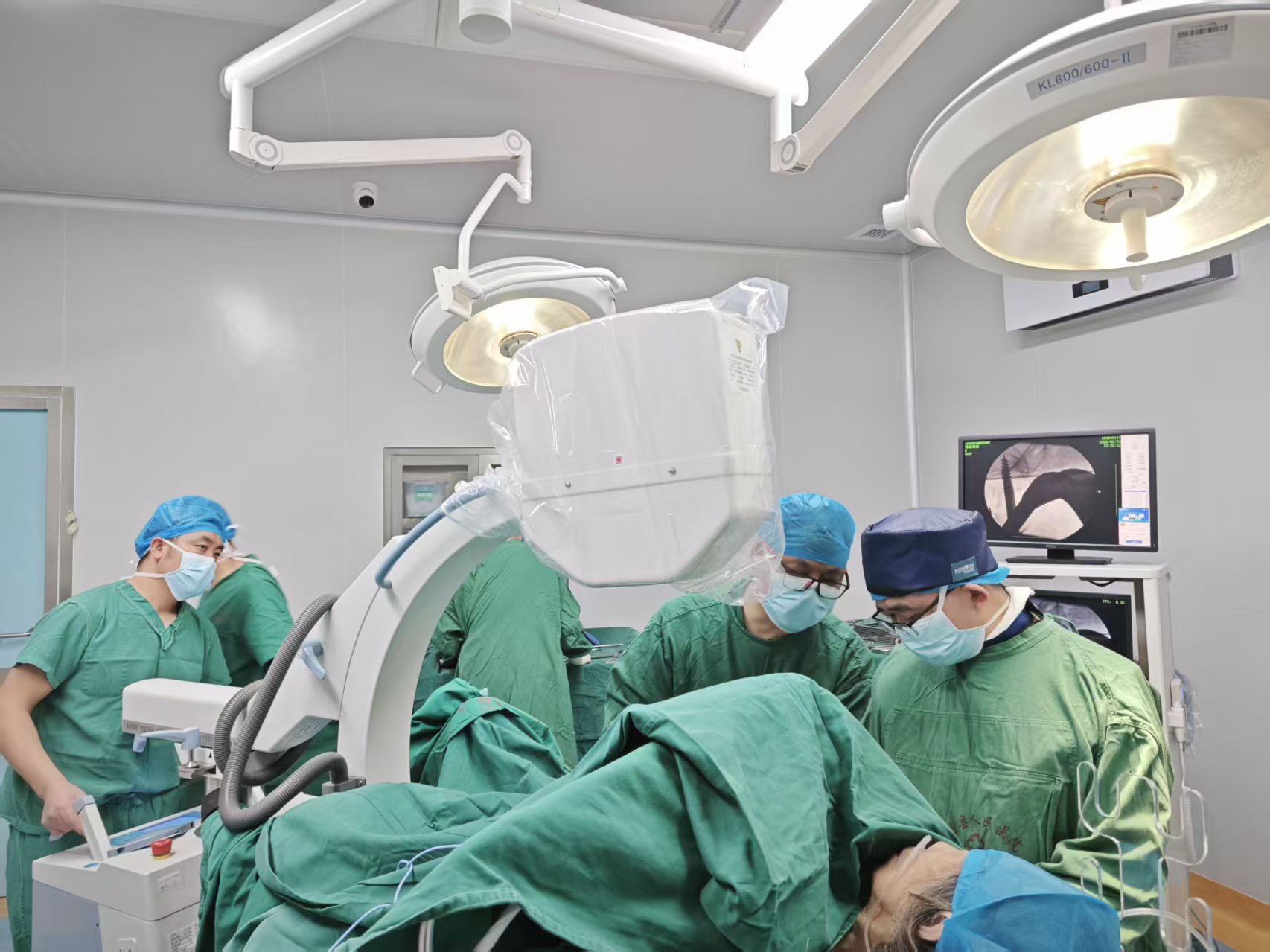 百岁门槛前的“重生”！93岁高龄老人股骨粗隆间骨折在中方县人民医院骨科病房康复出院