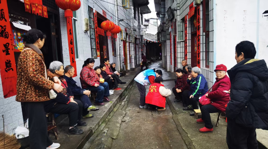 中方县铜湾镇民政社工站：社工引领志愿同行 暖心服务守护夕阳红