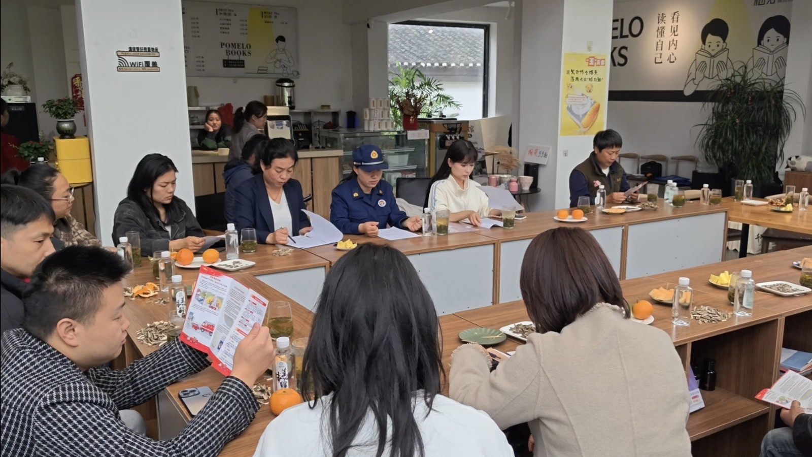 五一未至 安全先行——中方县消防救援大队走进荆坪古村筑牢假期防火墙