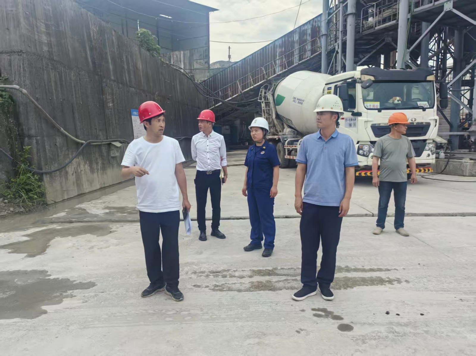 中方县召开动火作业和建筑保温材料安全隐患专项整治工作调度会