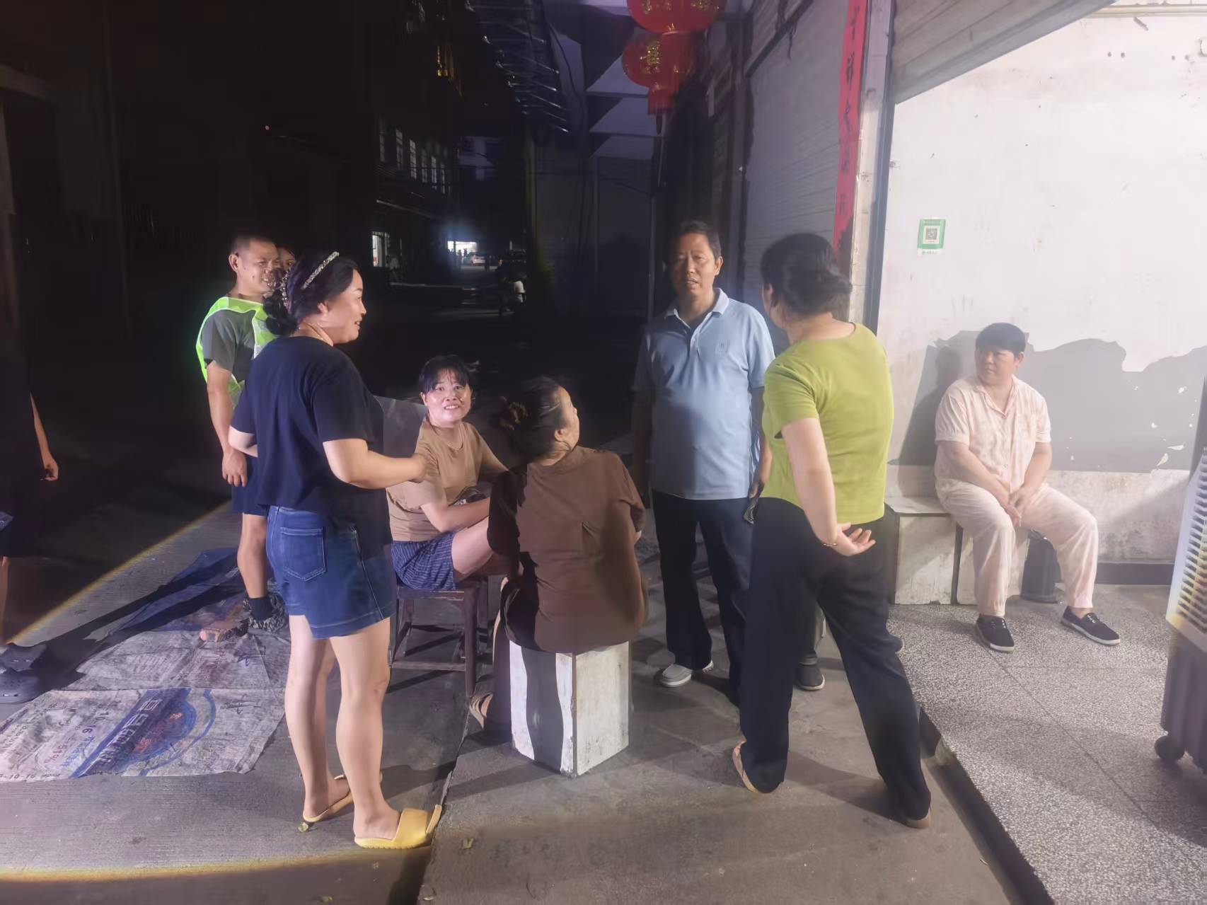 中方县新建镇：消防夜查“不打烊” 守牢安全“基本盘”