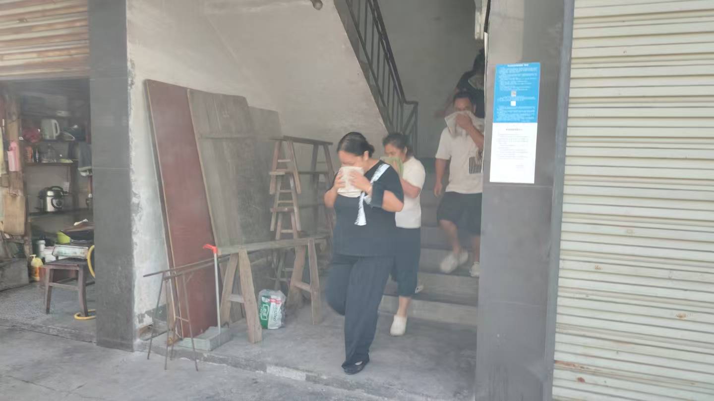 中方县袁家镇：开展居民楼消防应急演练 清理楼道顽疾护航党代会