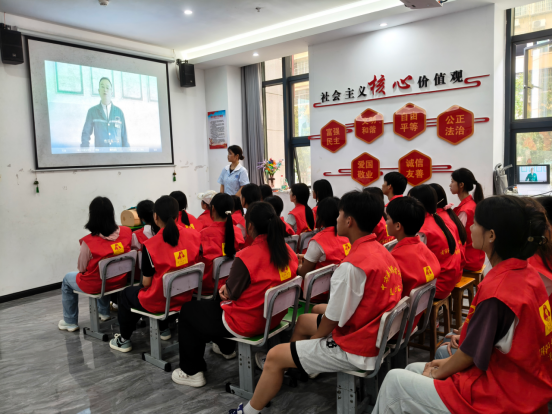 中方县组织开展暑期青少年应急救护培训