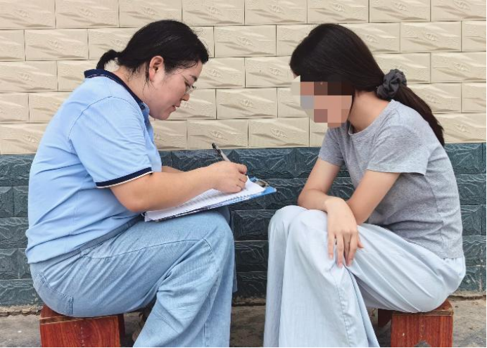 中方县153名困境女童收到“女生扶持计划”首笔生活学习补助金