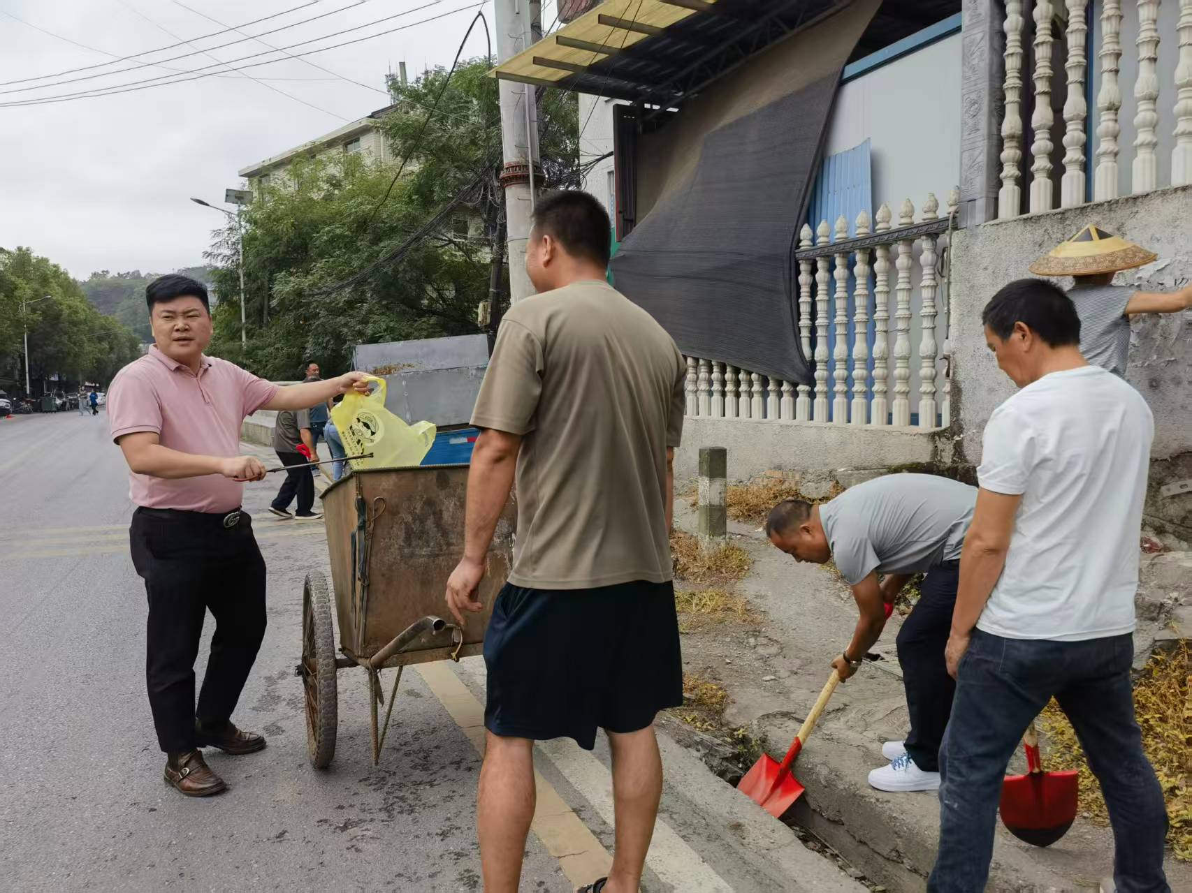中方县花桥镇：清脏治乱拆违 绘就宜居集镇新画卷