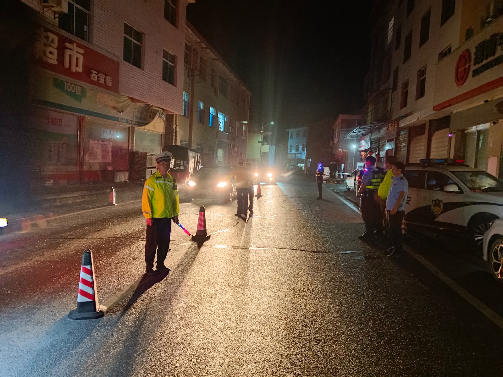 中方县新路河镇：国庆夜间联合执法 筑牢道路安全防线