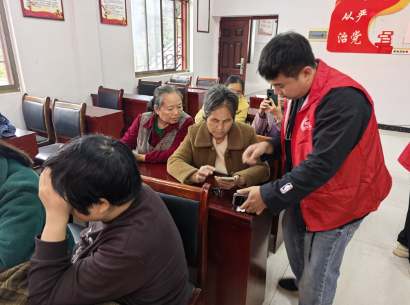 党群阵地聚桑榆 重阳喜乐暖民心 ——中方县花桥镇芭蕉溪村党群服务中心举办 “迎重阳・喜乐汇”活动