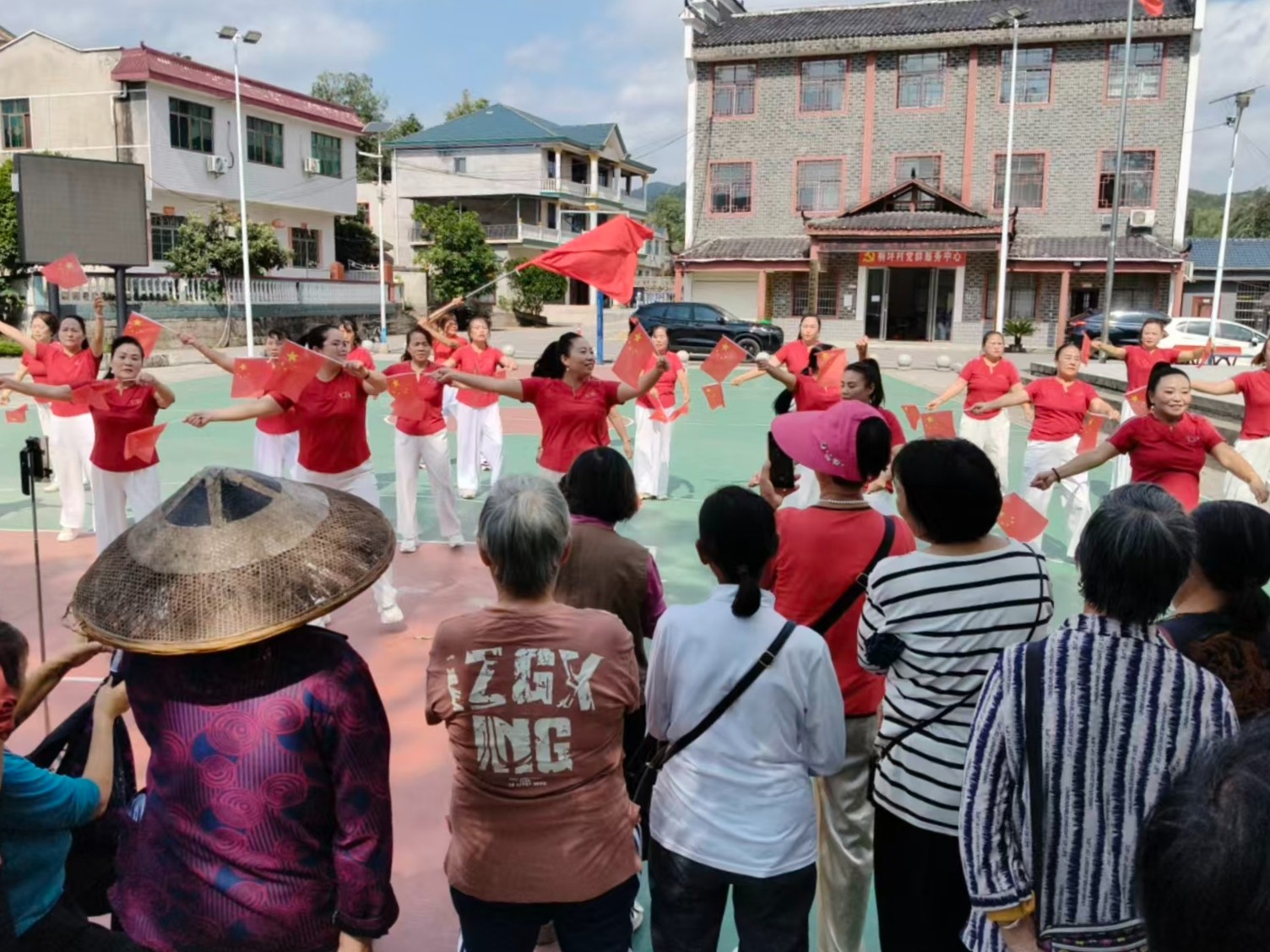 中方县桐木镇：党群服务聚温情 重阳敬老暖民心