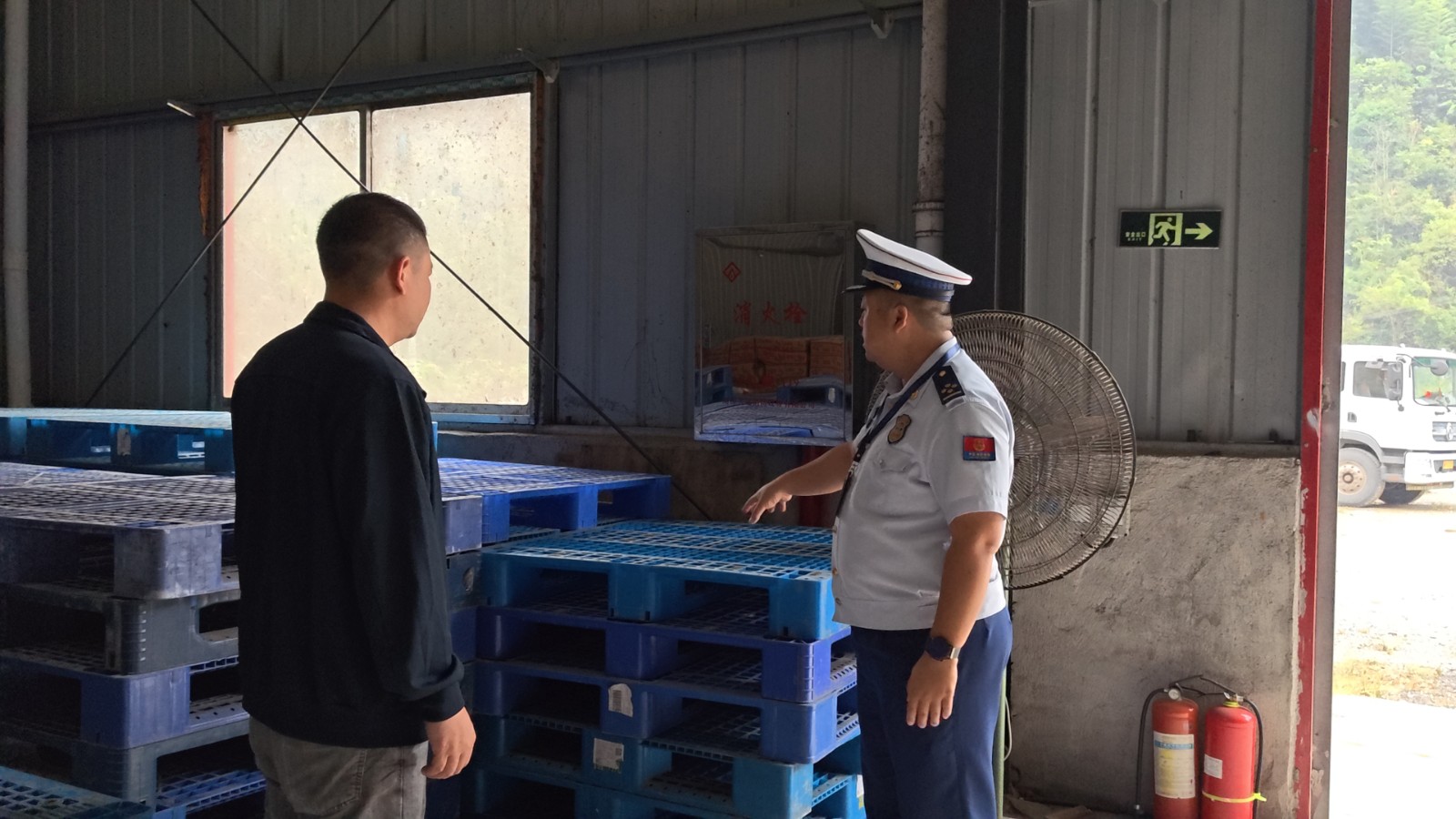 中方县消防救援局开展 “双随机、一公开” 检查，一企业存在消防隐患被责令整改