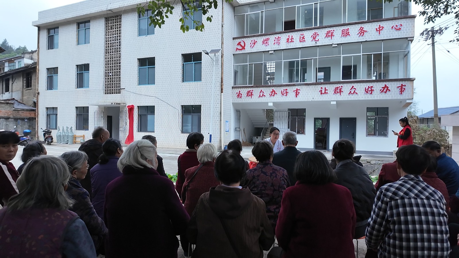 中方县铜湾镇：节气文化进集市，霜降科普暖民心
